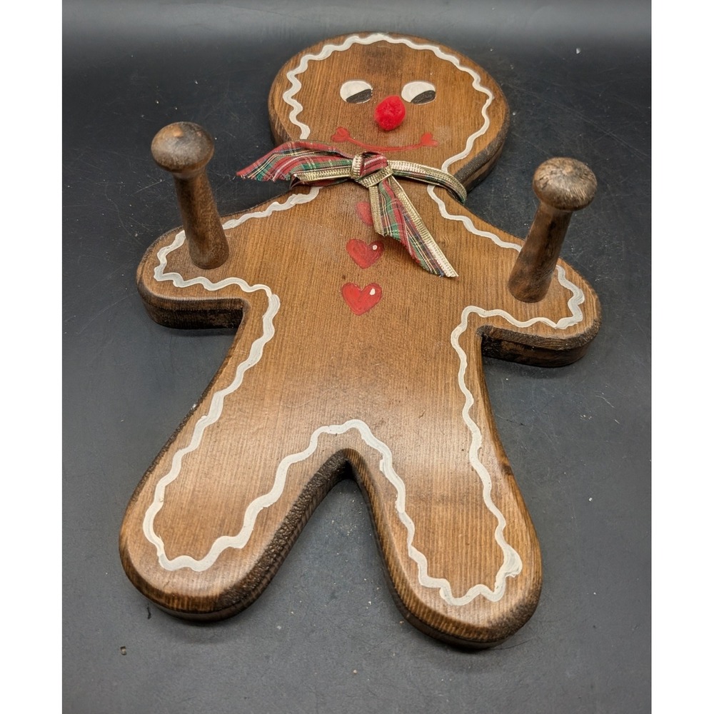 Vintage Style Wooden Gingerbread Man Wall Plaque 2 Peg Hook Christmas Decor 12"